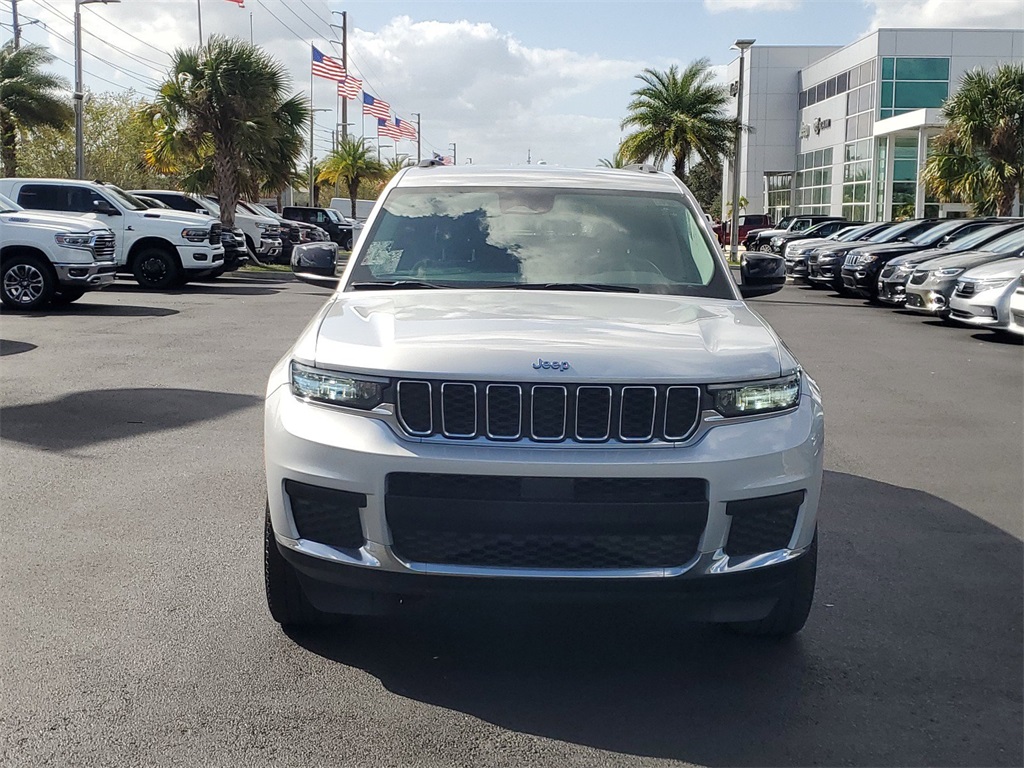 2021 Jeep Grand Cherokee L Laredo 2