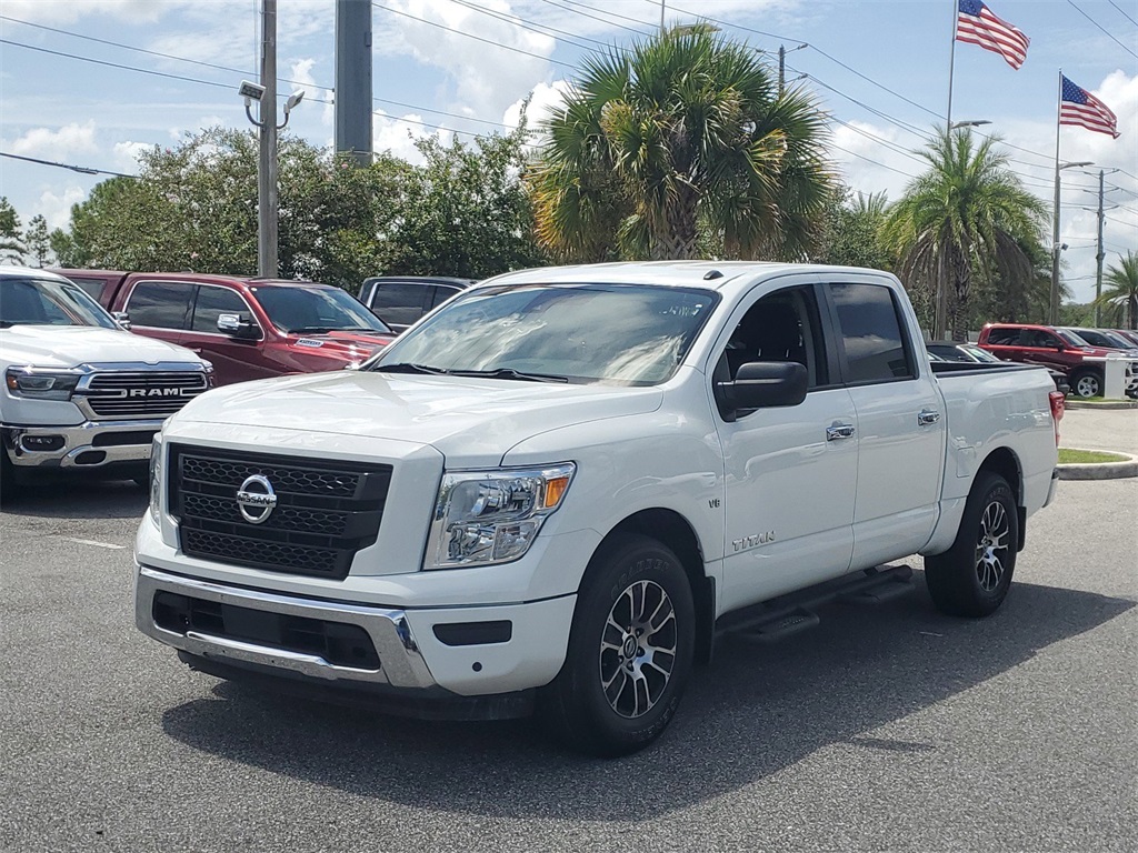 2021 Nissan Titan SV 3