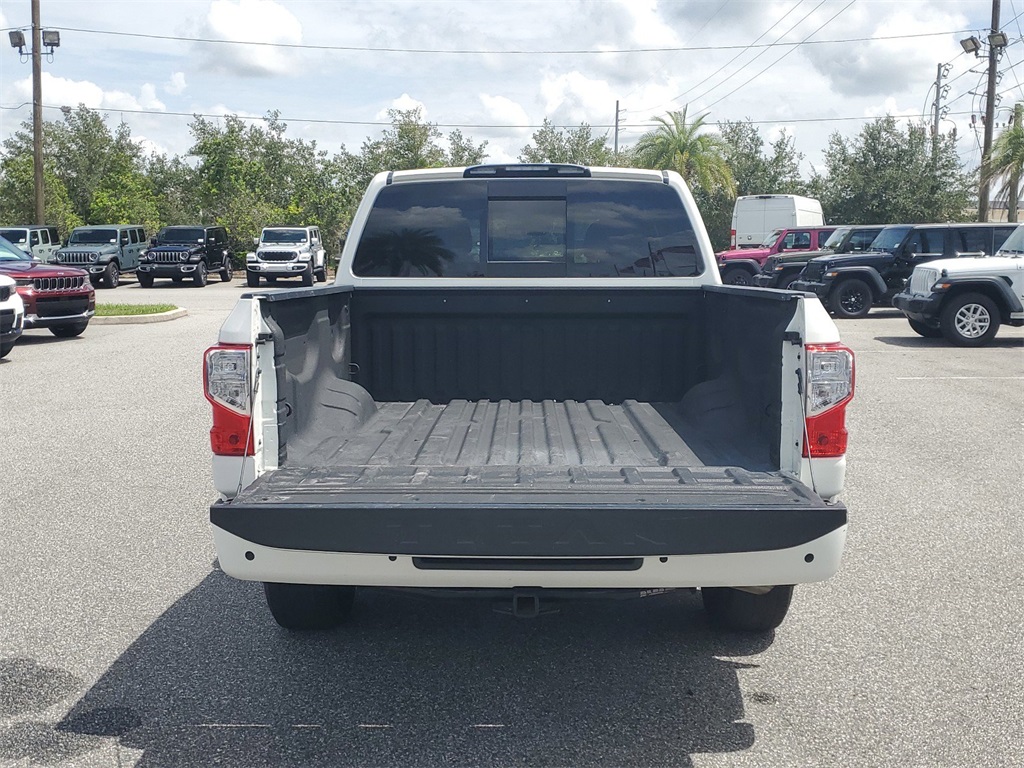 2021 Nissan Titan SV 7