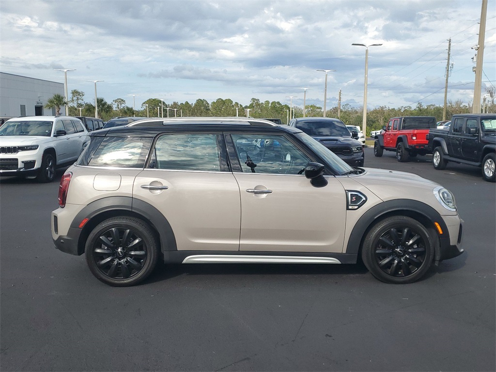 2022 MINI Cooper S Countryman Signature 9