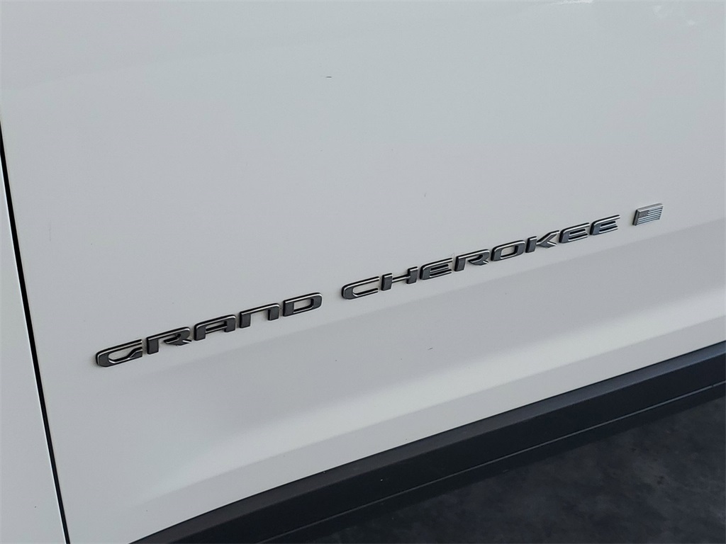 2022 Jeep Grand Cherokee L Laredo 30