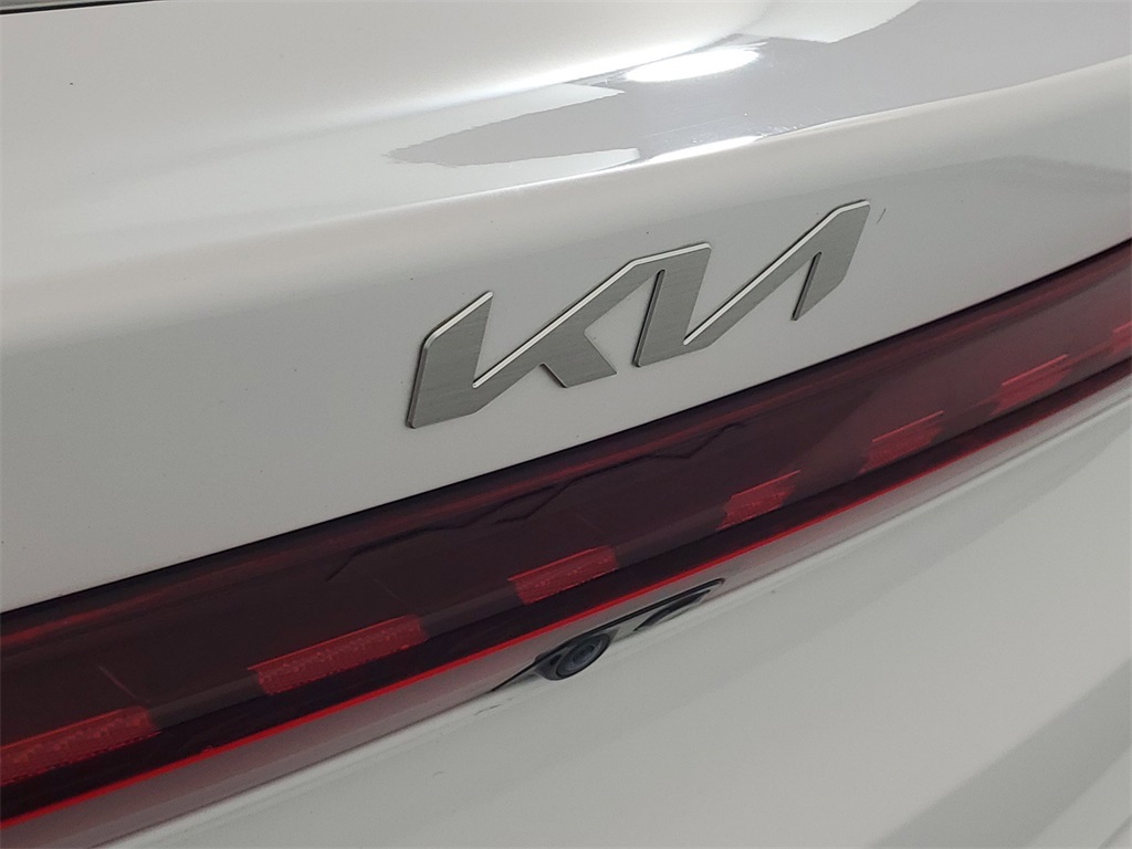 2022 Kia K5 EX 8