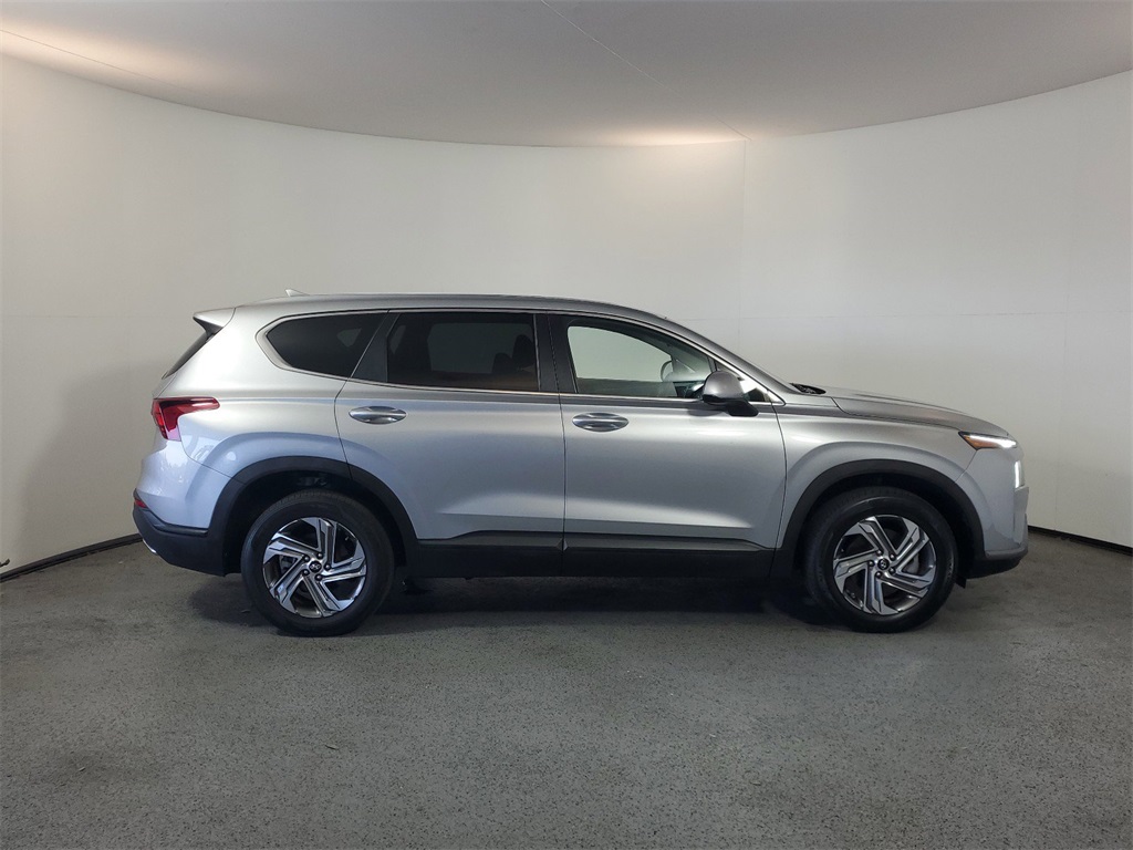 2022 Hyundai Santa Fe SE 8