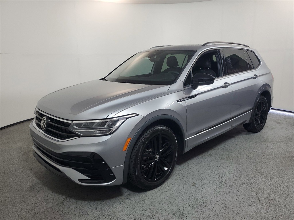 2022 Volkswagen Tiguan 2.0T SE R-Line Black 3