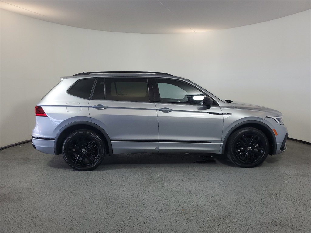 2022 Volkswagen Tiguan 2.0T SE R-Line Black 10