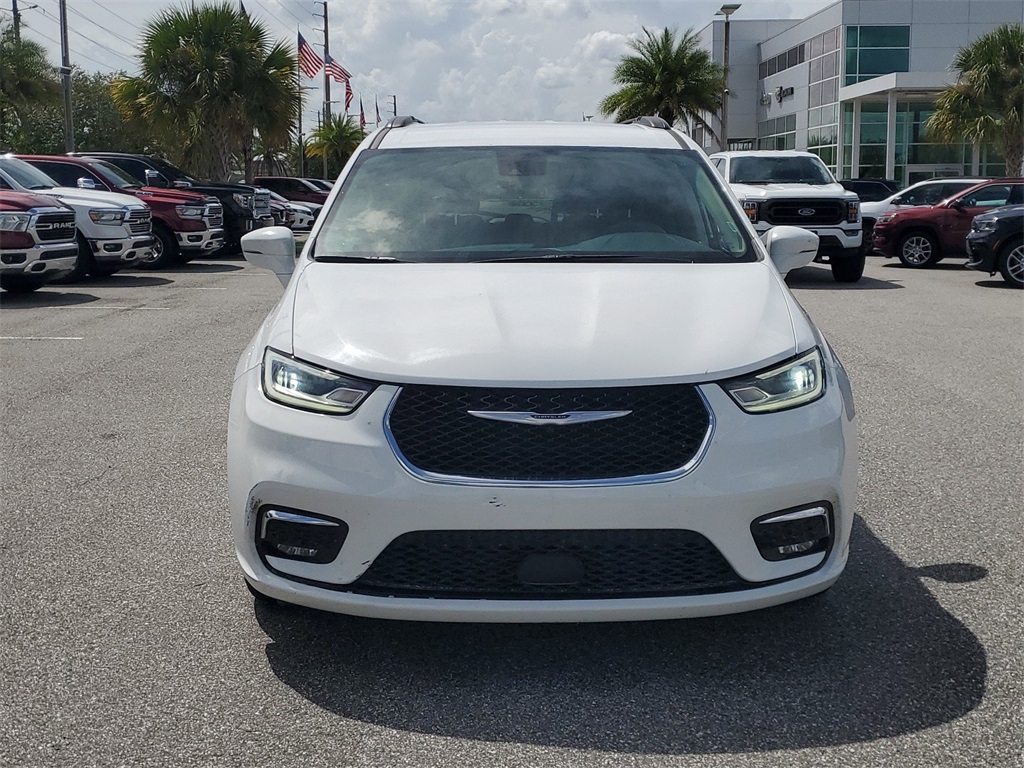 2022 Chrysler Pacifica Touring L 2