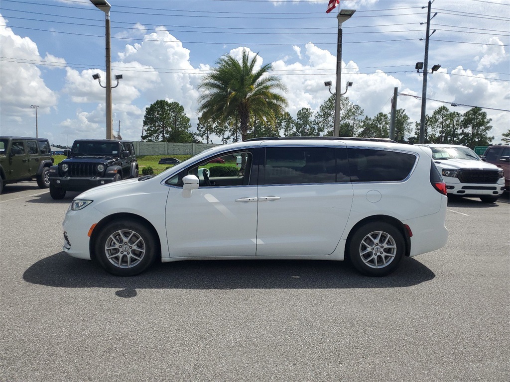 2022 Chrysler Pacifica Touring L 4