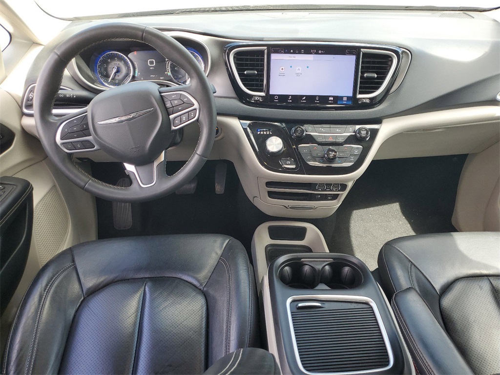 2022 Chrysler Pacifica Touring L 13