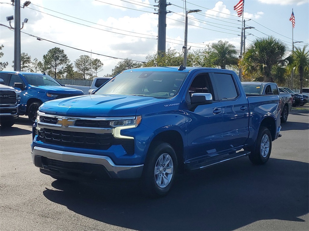 2023 Chevrolet Silverado 1500 LT 3