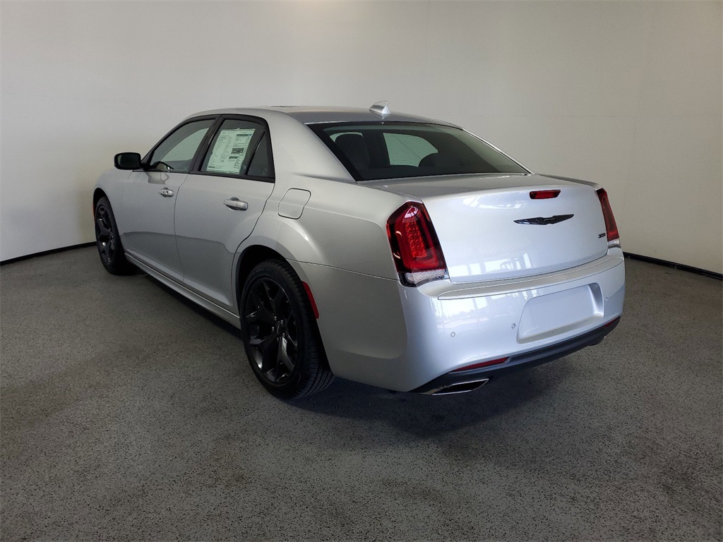 2023 Chrysler 300 Touring 6