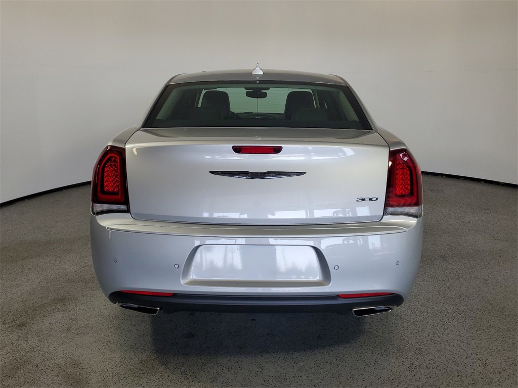 2023 Chrysler 300 Touring 7