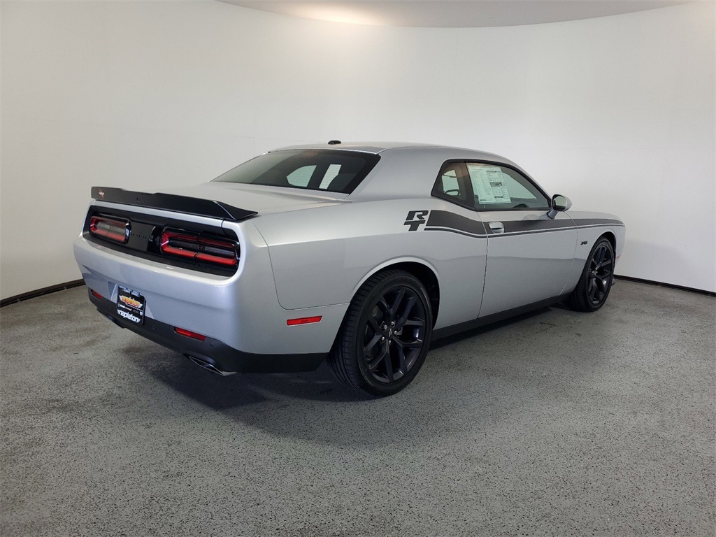 2023 Dodge Challenger R/T 8