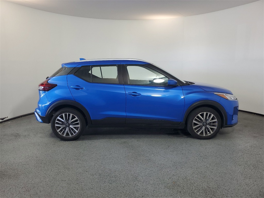 2023 Nissan Kicks SV 10