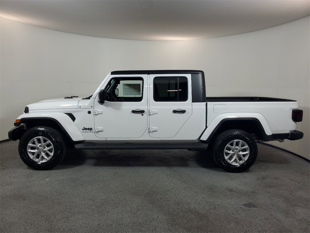 2023 Jeep Gladiator Sport 5