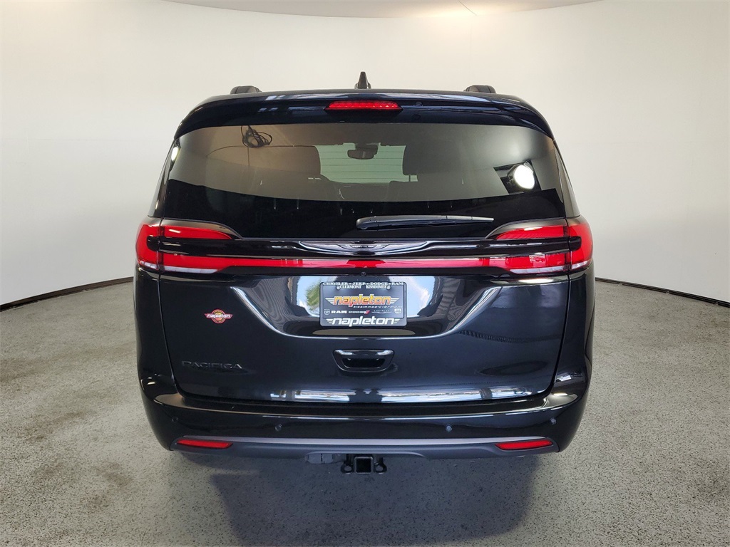 2023 Chrysler Pacifica Touring L 7