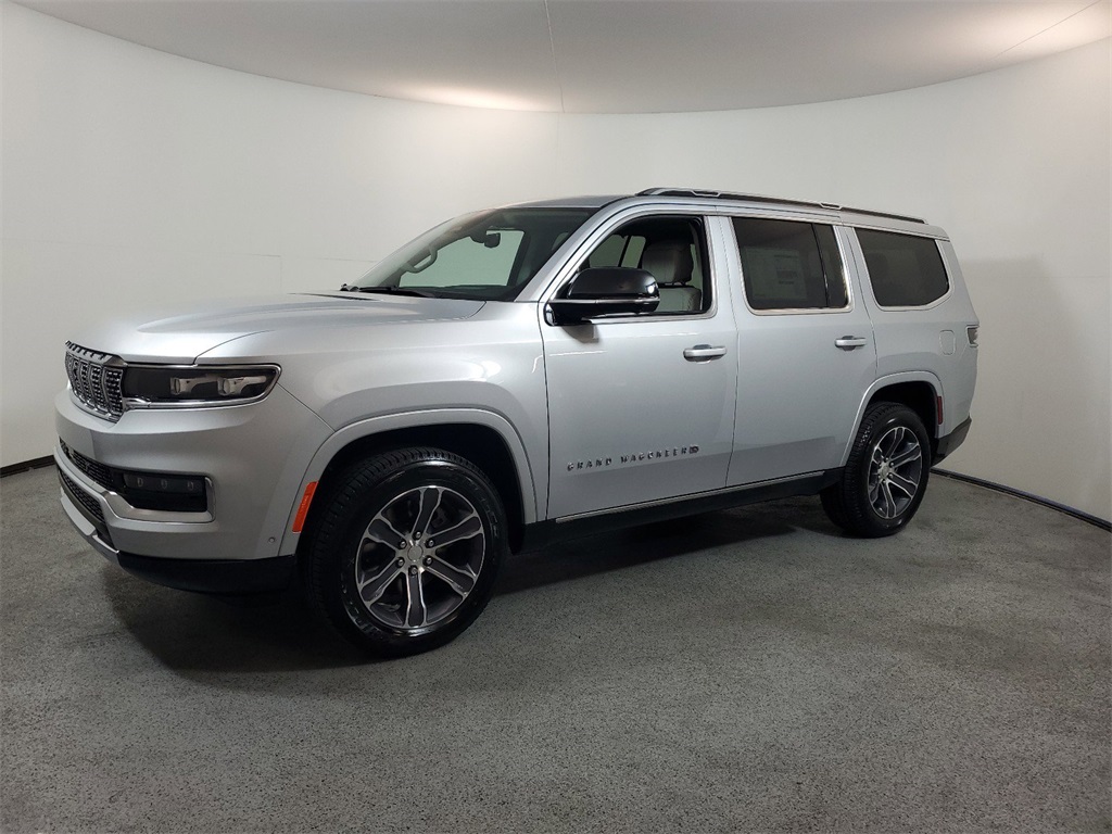 2023 Jeep Grand Wagoneer Base 3