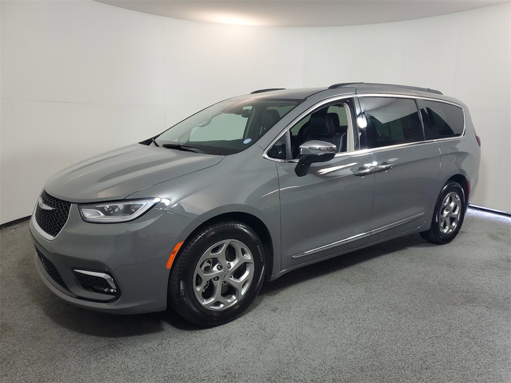 2023 Chrysler Pacifica Limited 3