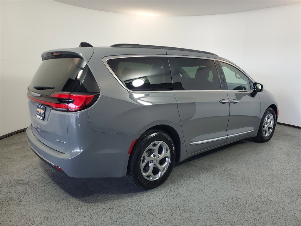 2023 Chrysler Pacifica Limited 9