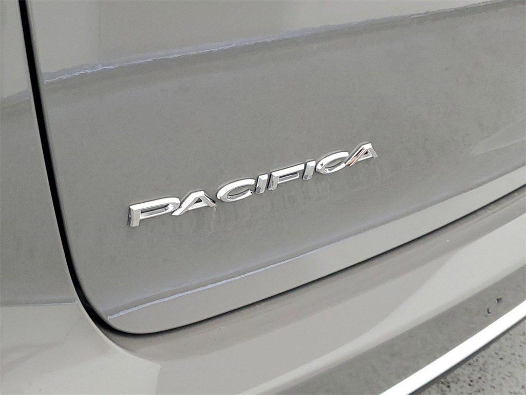 2023 Chrysler Pacifica Limited 11