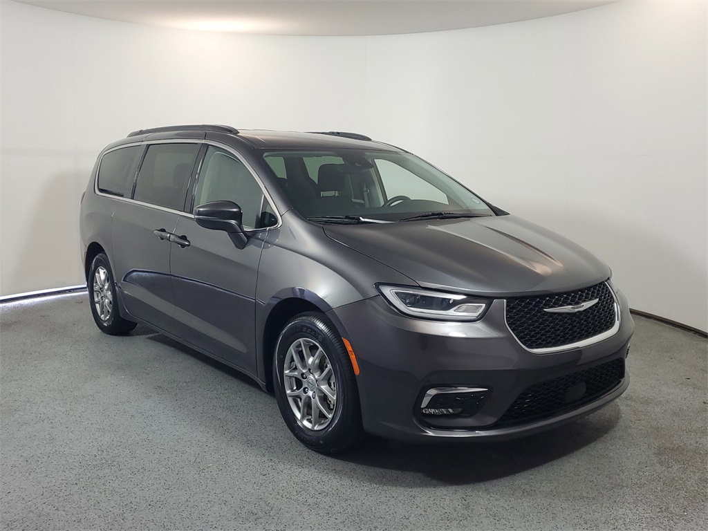 2021 Chrysler Pacifica Touring 1