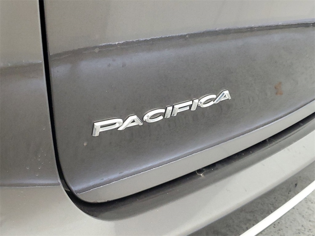 2021 Chrysler Pacifica Touring 8