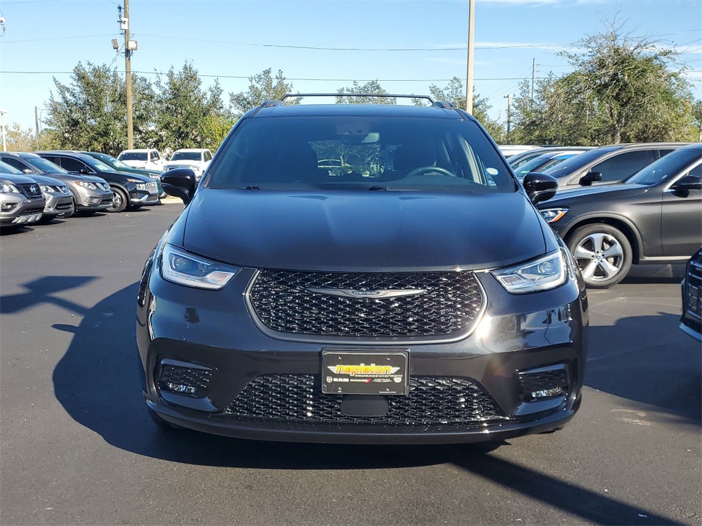 2021 Chrysler Pacifica Touring 2