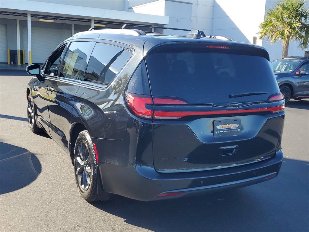 2021 Chrysler Pacifica Touring 4