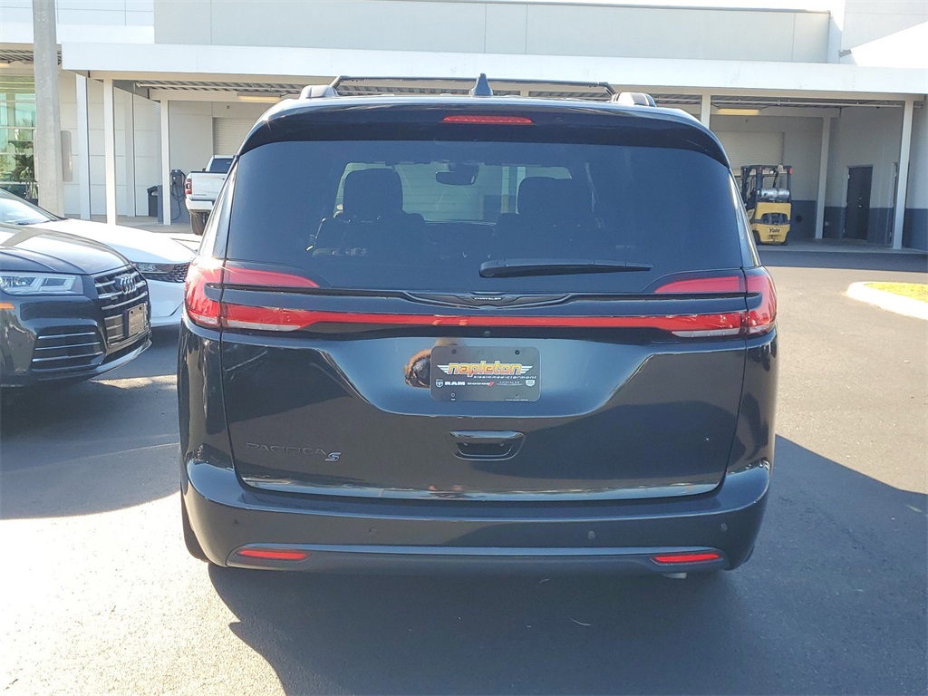 2021 Chrysler Pacifica Touring 5