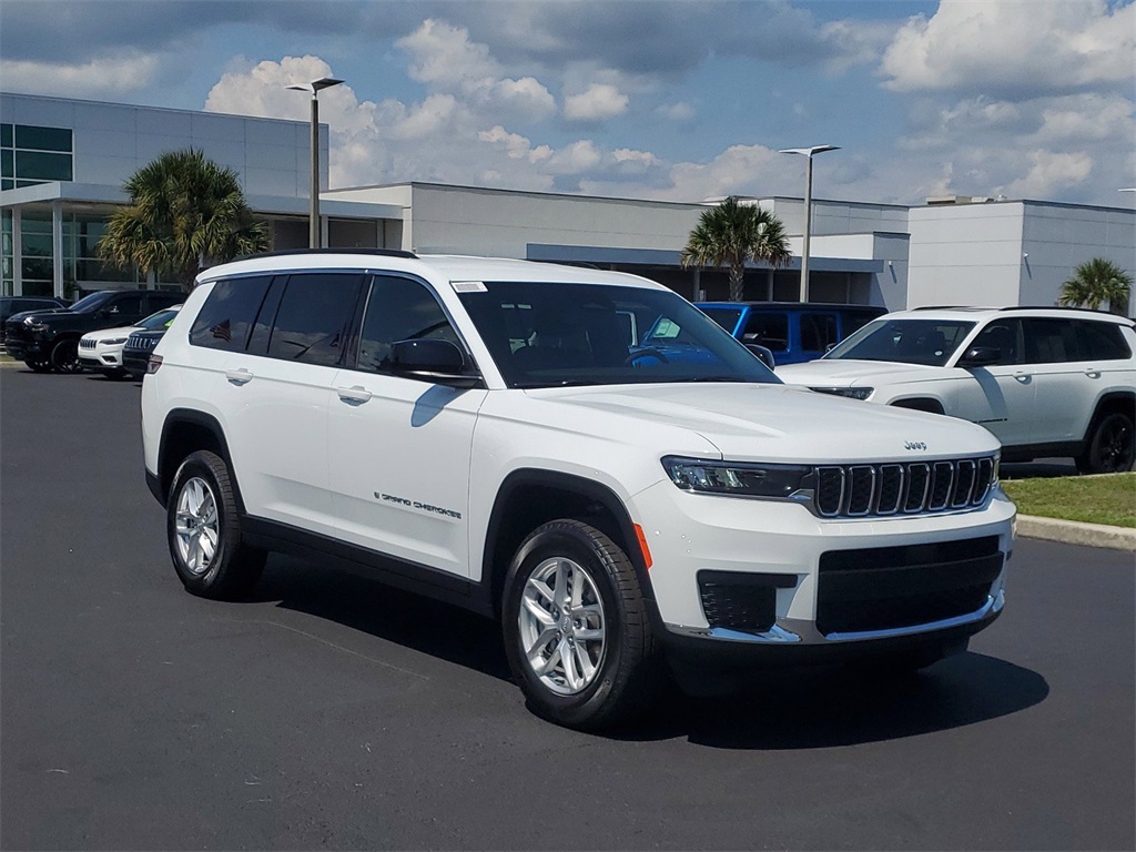 2024 Jeep Grand Cherokee L Laredo 1