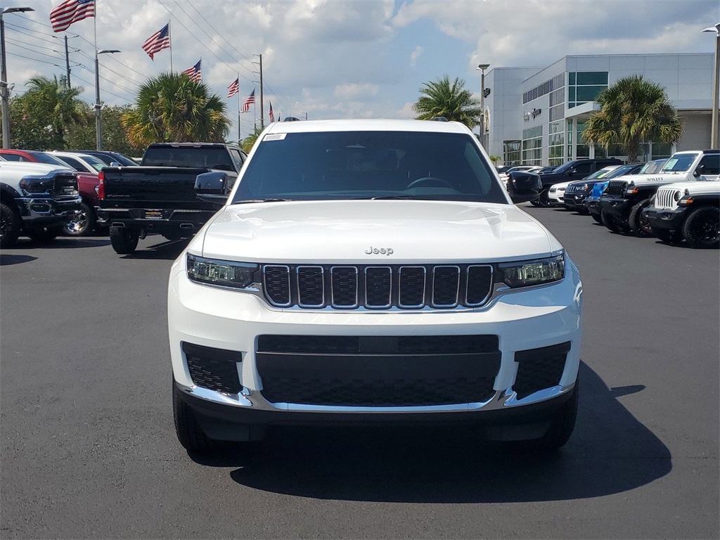 2024 Jeep Grand Cherokee L Laredo 2