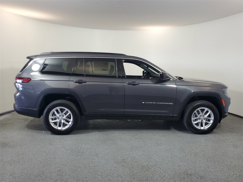 2024 Jeep Grand Cherokee L Laredo 11