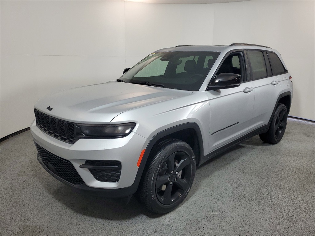 2024 Jeep Grand Cherokee Laredo 3