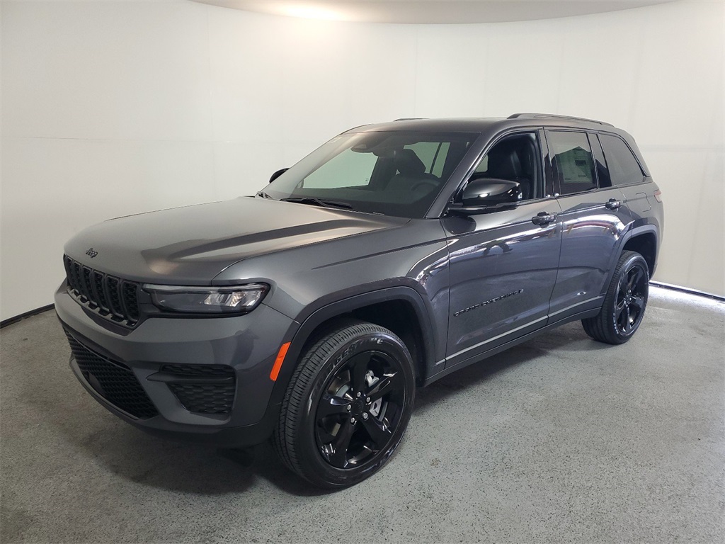 2024 Jeep Grand Cherokee Altitude 3