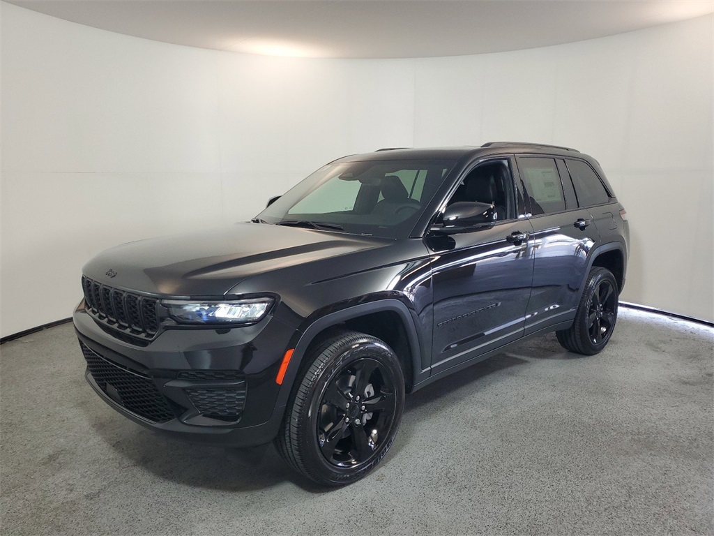 2024 Jeep Grand Cherokee Altitude 3