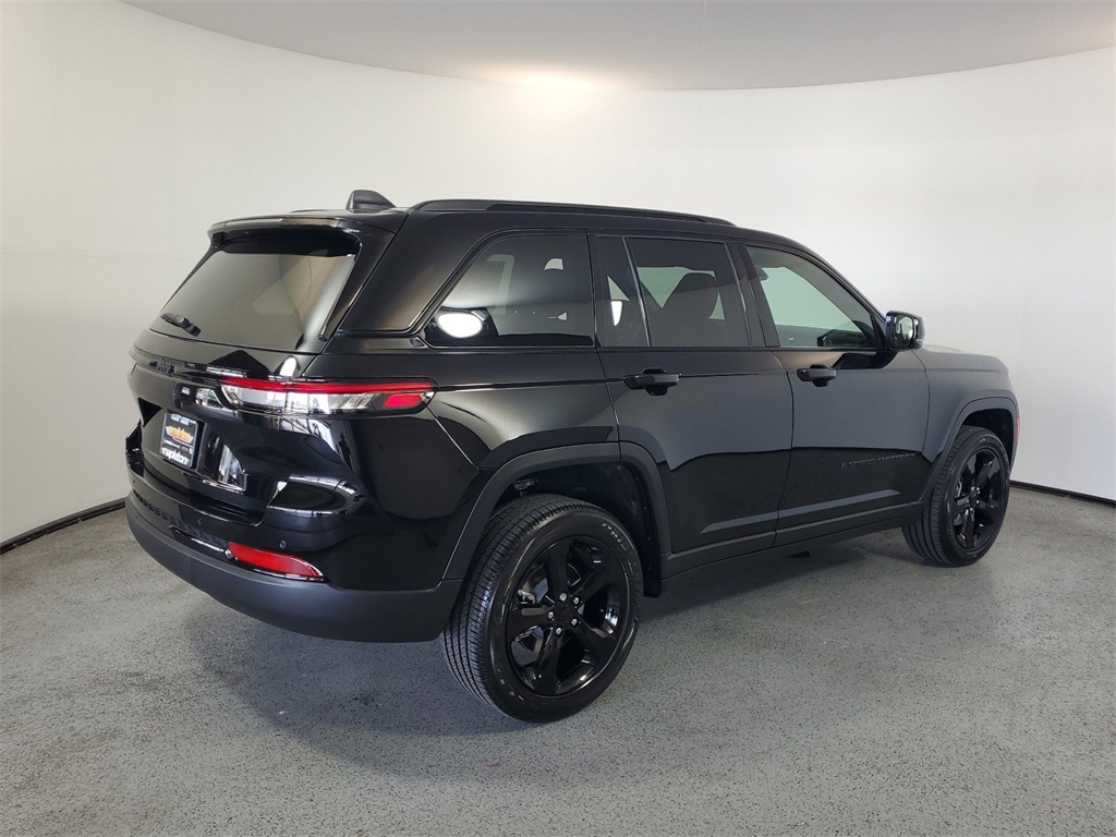 2024 Jeep Grand Cherokee Altitude 9