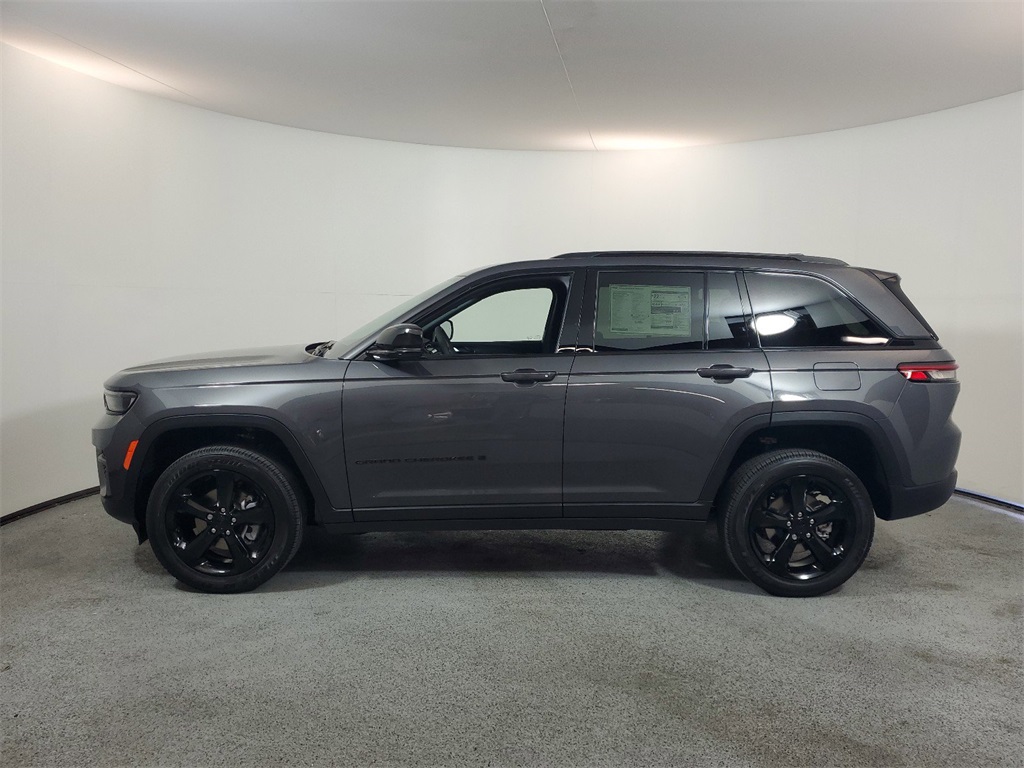 2024 Jeep Grand Cherokee Laredo 5