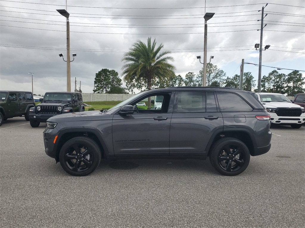 2024 Jeep Grand Cherokee Altitude X 5