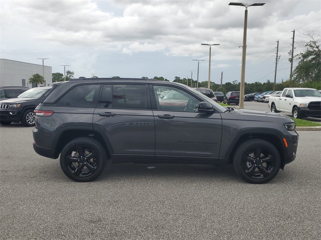 2024 Jeep Grand Cherokee Altitude X 10