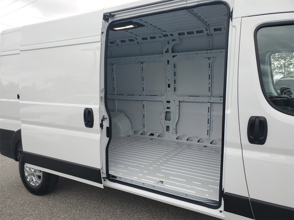 2024 Ram ProMaster 2500 High Roof 15