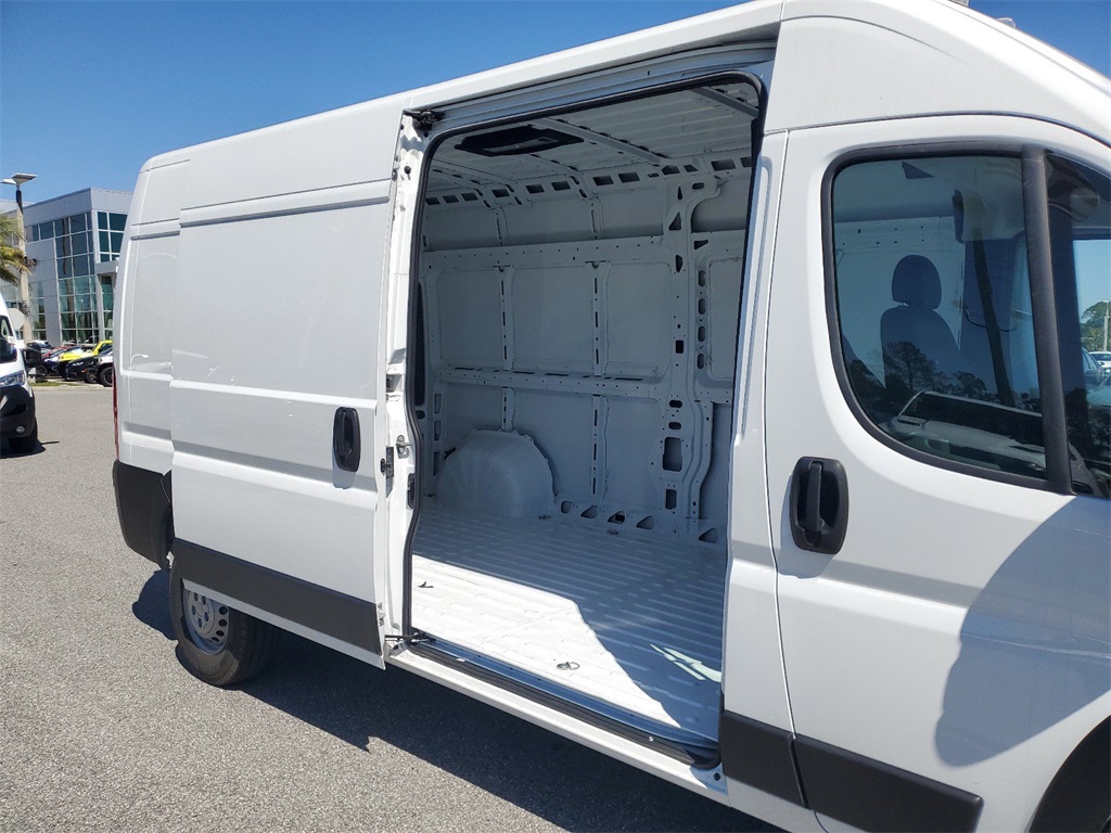 2024 Ram ProMaster 2500 High Roof 15