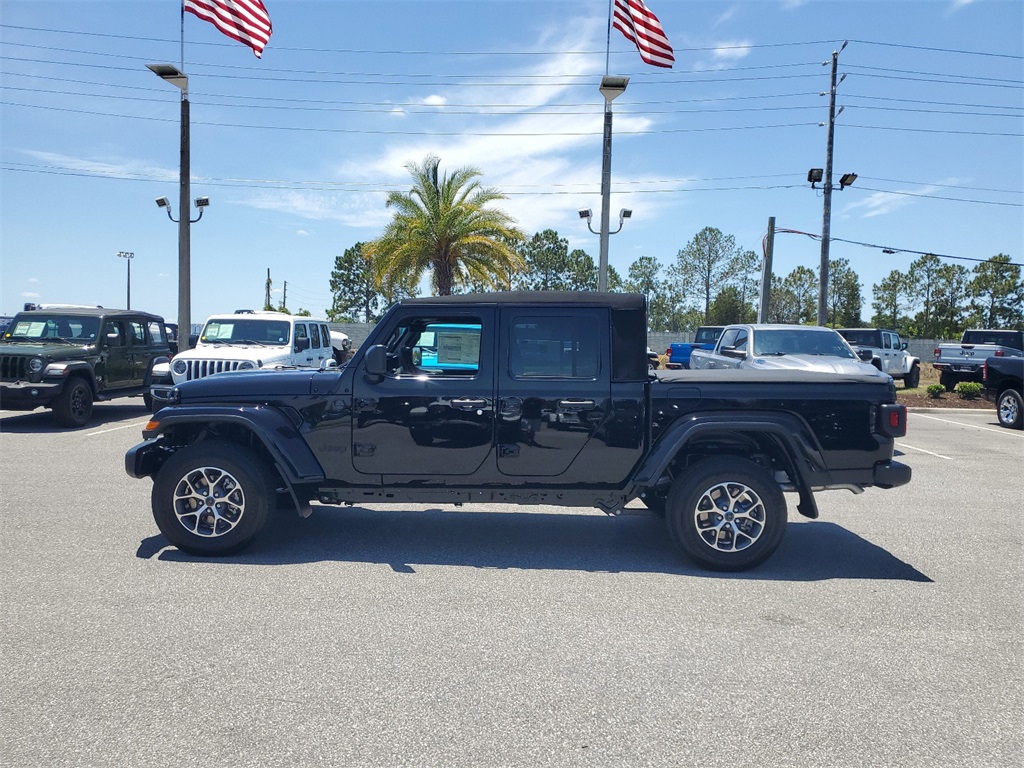 2024 Jeep Gladiator Sport 5