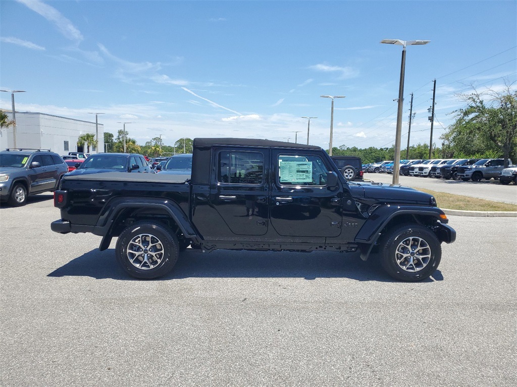 2024 Jeep Gladiator Sport 10