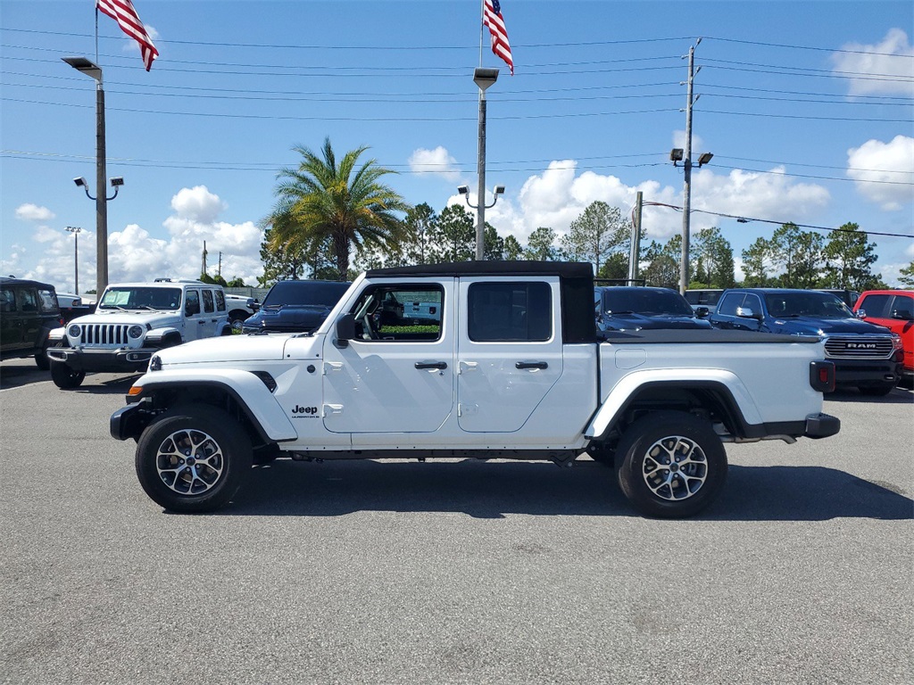 2024 Jeep Gladiator Sport 5