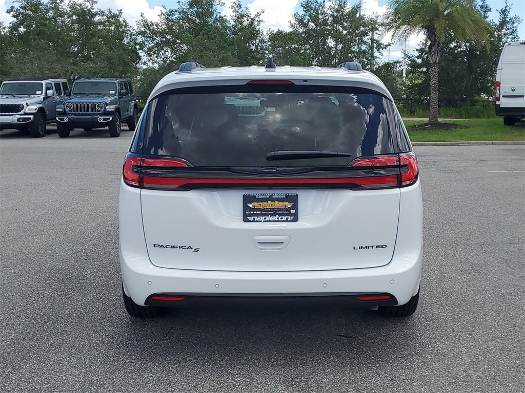 2024 Chrysler Pacifica Limited 7