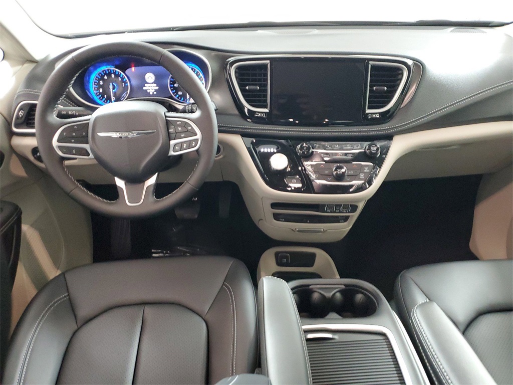 2024 Chrysler Pacifica Touring L 15