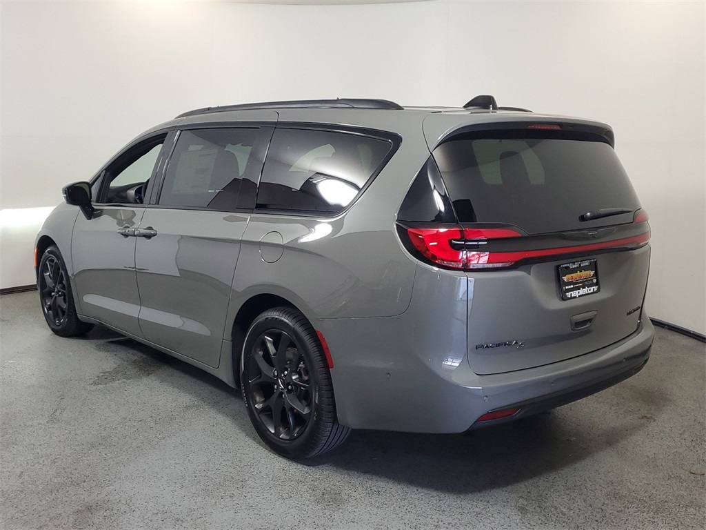 2024 Chrysler Pacifica Limited 5