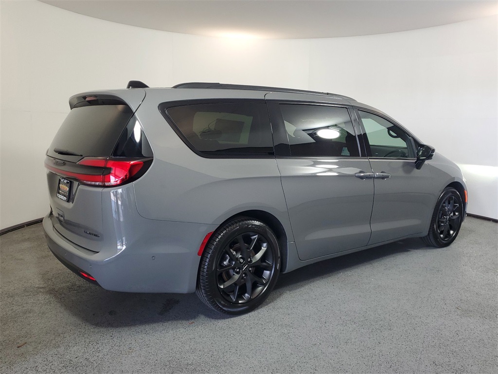 2024 Chrysler Pacifica Limited 6