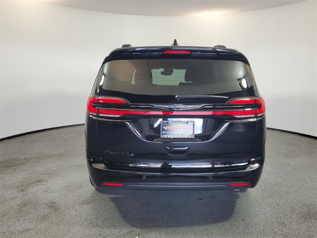 2024 Chrysler Pacifica Touring L 7