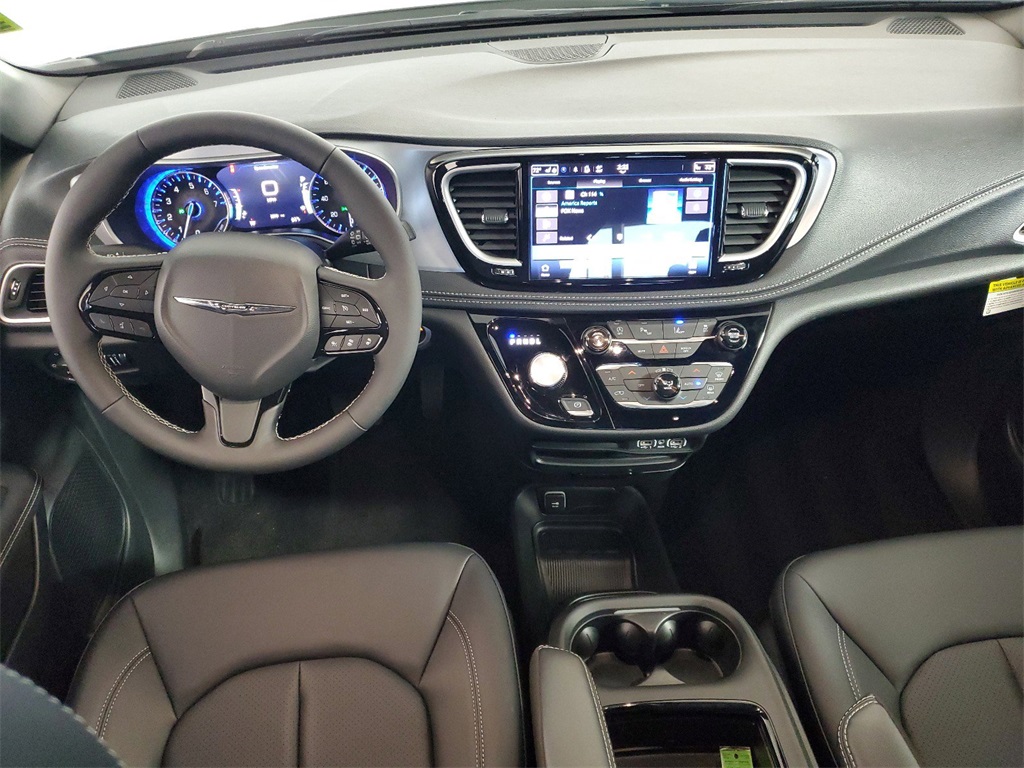 2024 Chrysler Pacifica Touring L 16