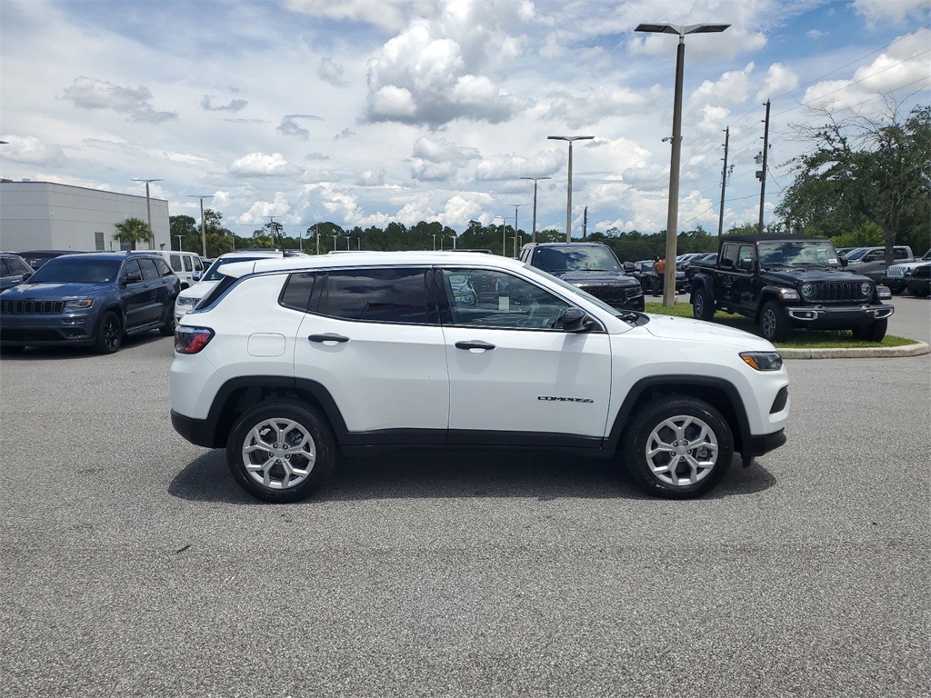 2024 Jeep Compass Sport 10